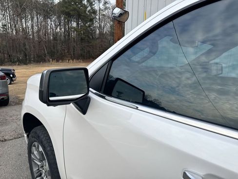 Used 2023 Chevrolet Silverado 1500 High Country w/ Z71 Off-Road Package image 11