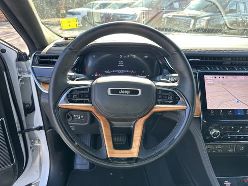 Used 2023 Jeep Grand Cherokee Summit image 25