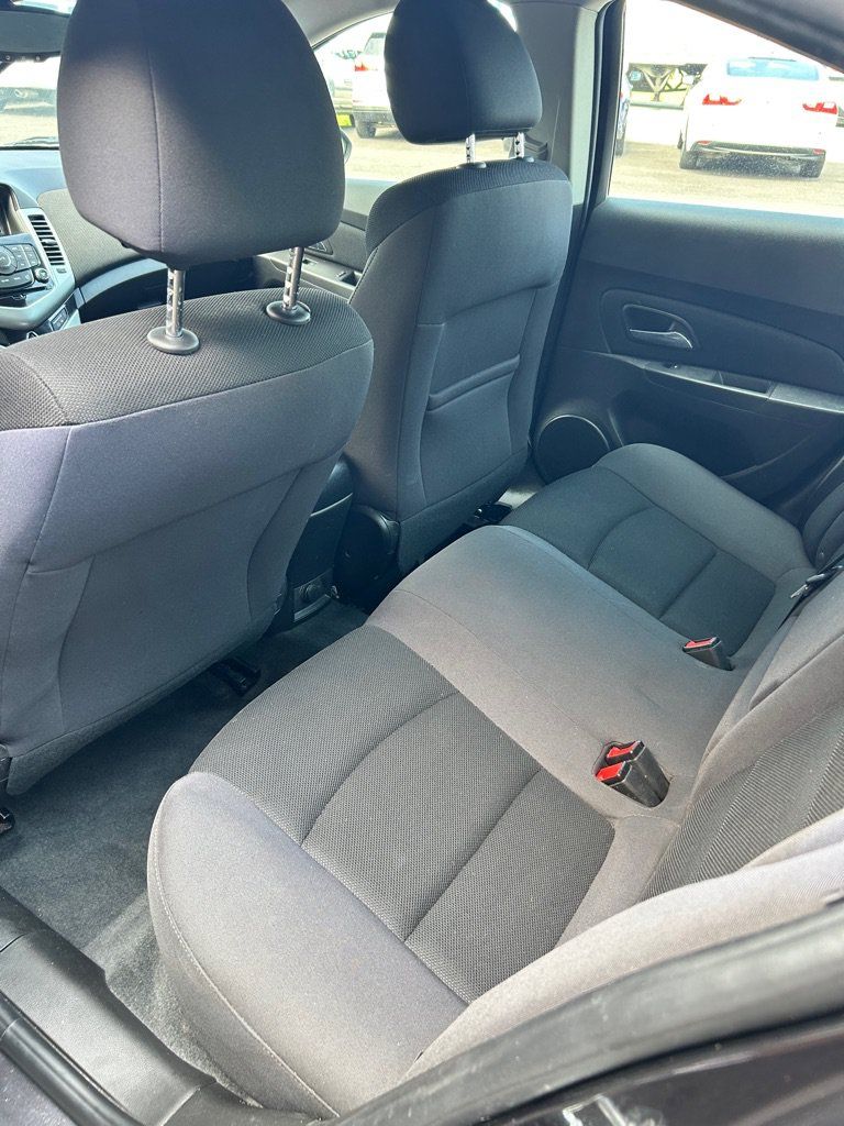 Used 2016 Chevrolet Cruze LT FWD image 11