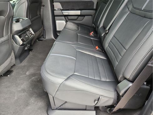 Used 2025 Ford F250 Platinum w/ FX4 Off-Road Package AWD/4WD image 26