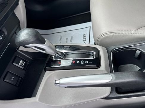 Used 2013 Honda Civic EX-L image 16