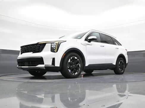 Used 2024 Kia Sorento S FWD image 21