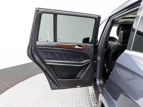 Used 2014 Mercedes-Benz GL 550 4MATIC image 11
