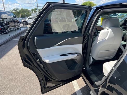 Used 2024 Cadillac Lyriq Luxury RWD image 47