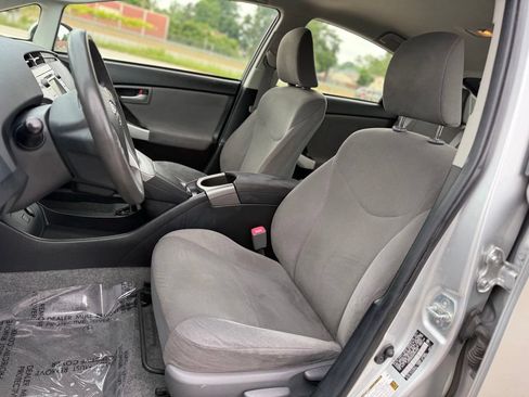 Used 2013 Toyota Prius Two FWD image 18