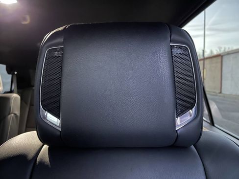 Used 2025 Cadillac Escalade Luxury image 14