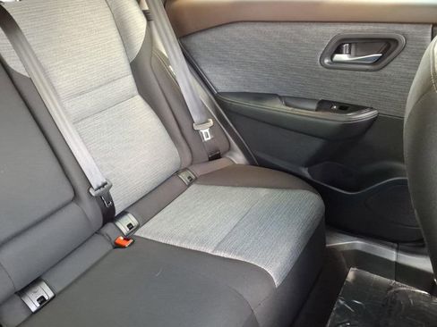 Used 2023 Nissan Rogue SV image 19