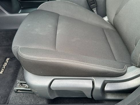 Used 2024 Nissan Rogue S image 15