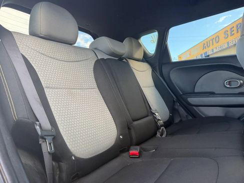 Used 2014 Kia Soul + image 18