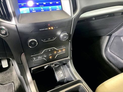Used 2020 Ford Edge SE w/ Cargo Accessory Package image 25