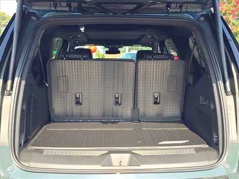 New 2026 Chevrolet Suburban RST w/ Comfort Package AWD/4WD image 28