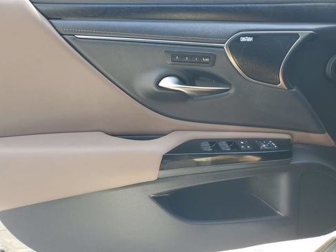 Used 2024 Lexus ES 300h Ultra Luxury w/ Accessory Package (Z2) FWD image 23
