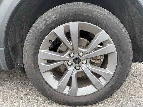 Used 2023 Ford Explorer XLT w/ Equipment Group 202A image 9