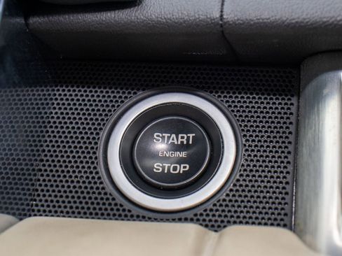 Used 2018 Land Rover Range Rover HSE image 32