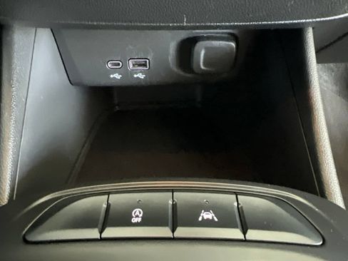 Used 2025 Buick Envista Preferred FWD image 50
