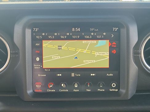 Used 2020 Jeep Gladiator Overland image 17