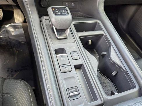 Used 2024 Nissan Pathfinder S image 12