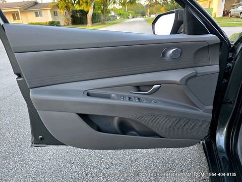 Used 2024 Hyundai Elantra SE image 32