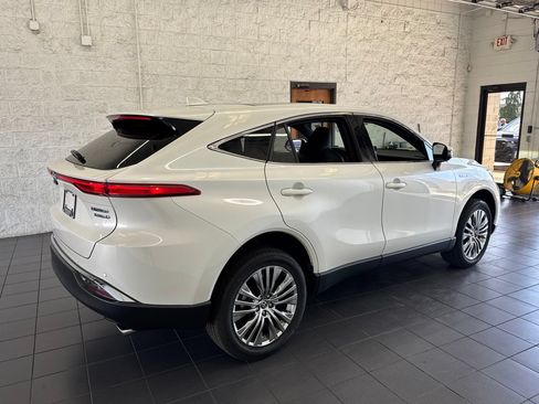 Certified 2021 Toyota Venza Limited AWD/4WD image 8