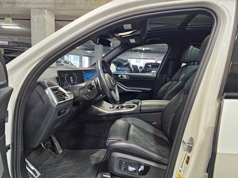 Used 2023 BMW X7 xDrive40i w/ M Sport Package image 24