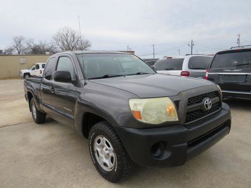 Used 2011 Toyota Tacoma 2WD Access Cab w/ Convenience Pkg image 25