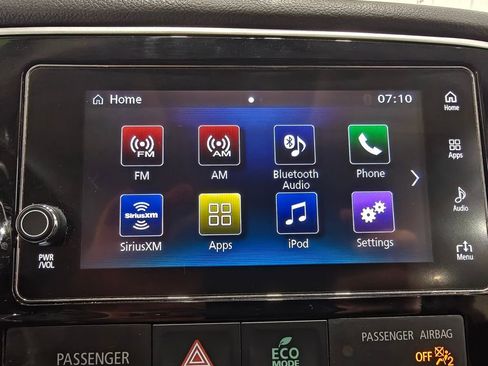 Used 2017 Mitsubishi Outlander SEL FWD image 35