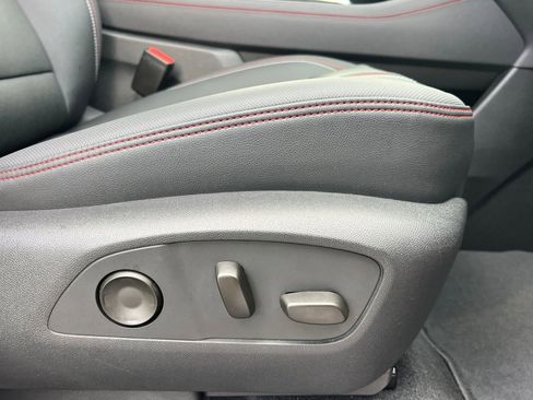 Certified 2024 Chevrolet Traverse RS w/ LPO, Floor Liner Package image 20