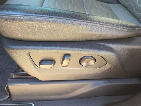 Used 2024 Chevrolet Silverado 1500 ZR2 w/ Technology Package image 14