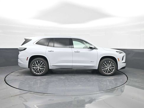New 2026 Buick Enclave Avenir w/ Super Cruise Package image 9