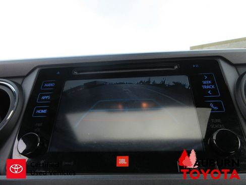 Certified 2018 Toyota Tacoma TRD Off-Road image 20