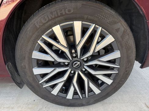 Used 2025 Nissan Altima 2.5 SV FWD image 27