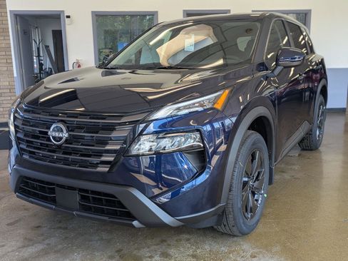 New 2026 Nissan Rogue SV AWD/4WD image 2