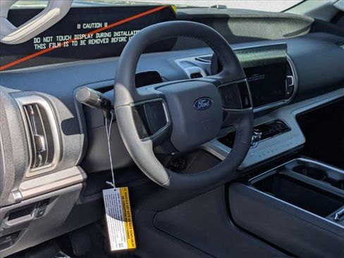 New 2026 Ford Expedition Active RWD image 3