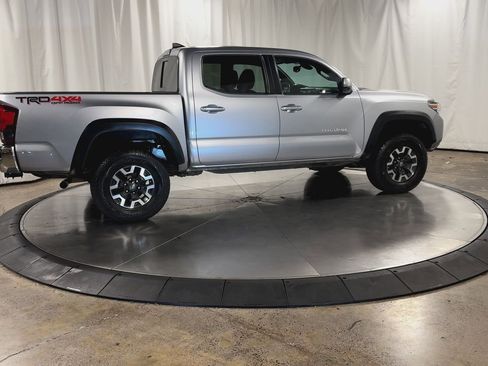 Used 2018 Toyota Tacoma TRD Off-Road image 9