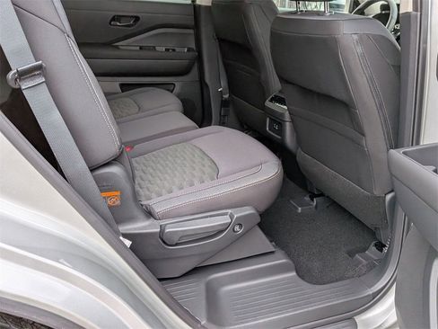 New 2025 Nissan Pathfinder SV image 19