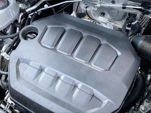 Used 2024 Volkswagen Atlas Cross Sport SEL Premium R-Line image 33