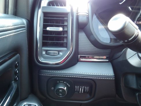 Used 2024 RAM 2500 Limited AWD/4WD image 20