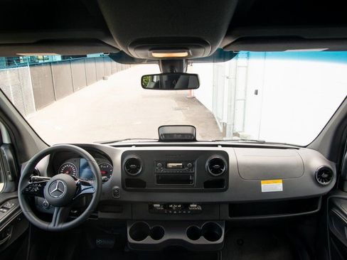 Used 2025 Mercedes-Benz Sprinter 144 Cargo image 17