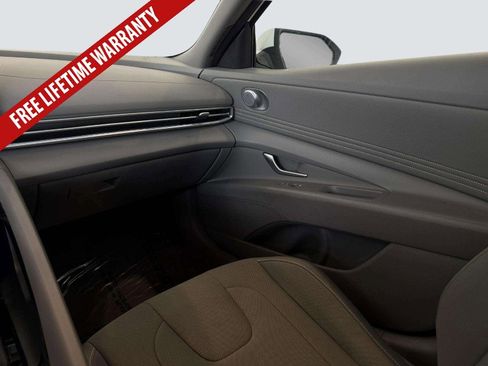 Used 2025 Hyundai Elantra SEL FWD image 26