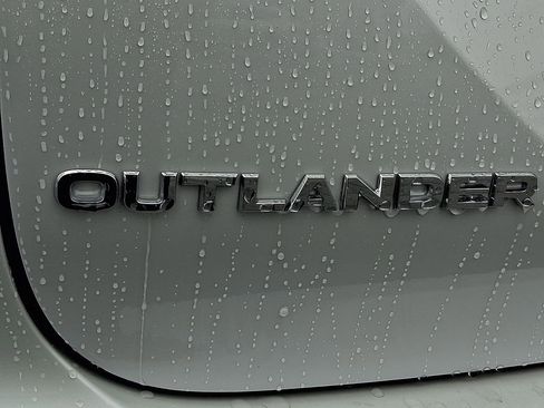 New 2026 Mitsubishi Outlander SE AWD/4WD image 13