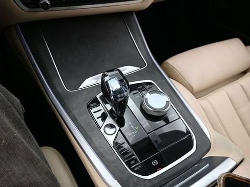 Used 2022 BMW X5 xDrive40i w/ Executive Package AWD/4WD image 25