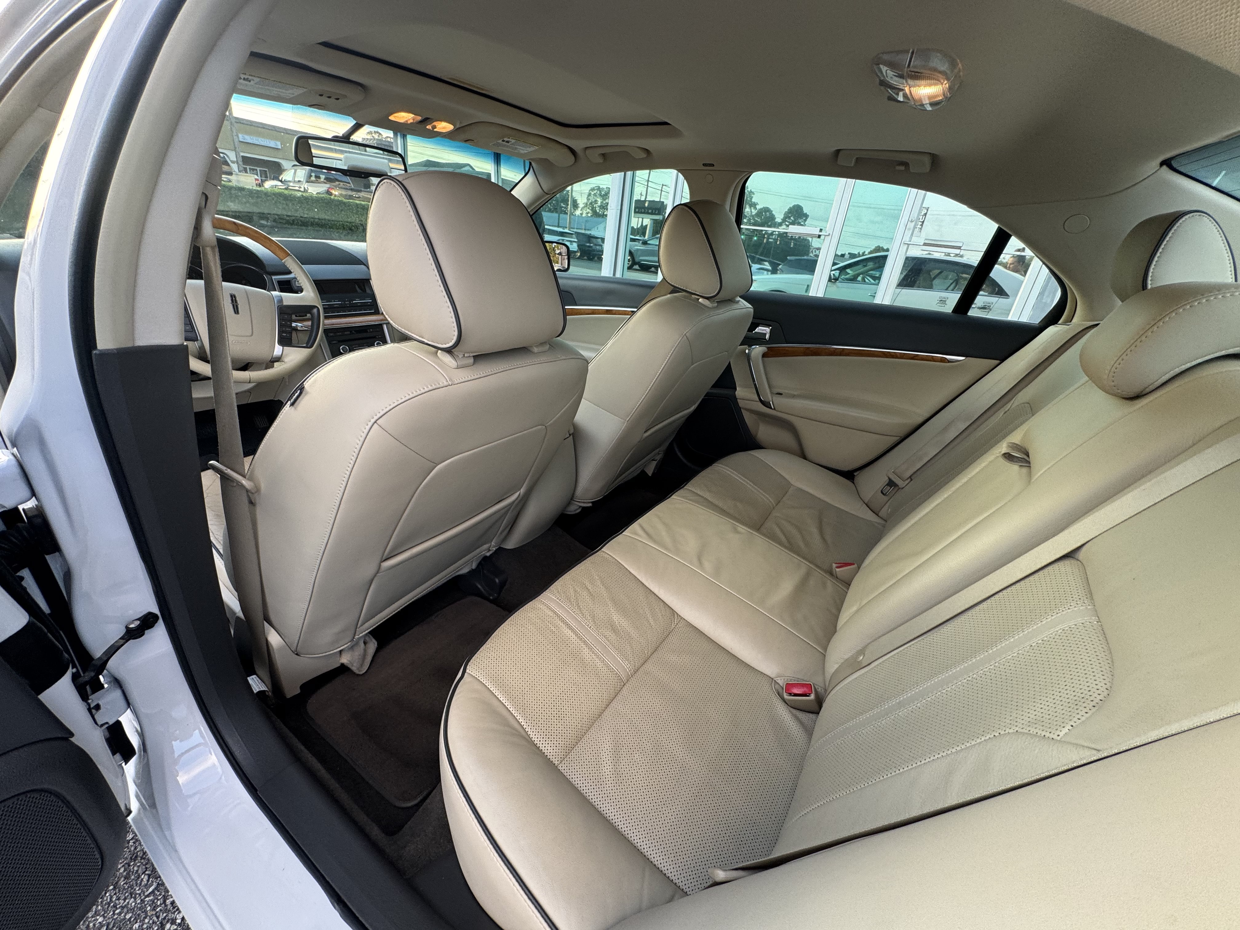 Used 2011 Lincoln MKZ FWD image 9