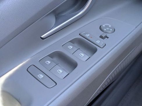 Used 2024 Hyundai Elantra SEL FWD image 22