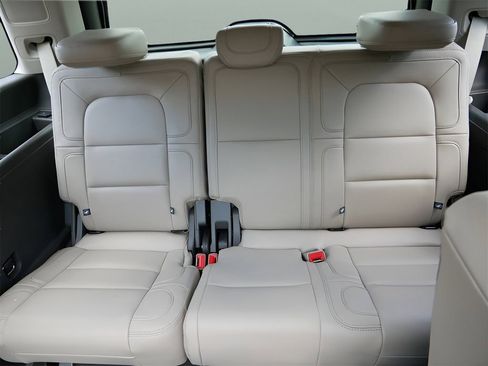 Used 2023 Lincoln Navigator Reserve image 15