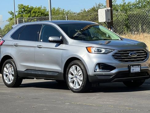 Certified 2022 Ford Edge Titanium AWD/4WD image 10