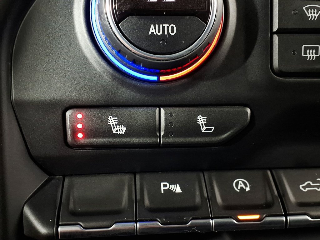 Used 2019 Chevrolet Silverado 1500 RST AWD/4WD image 16