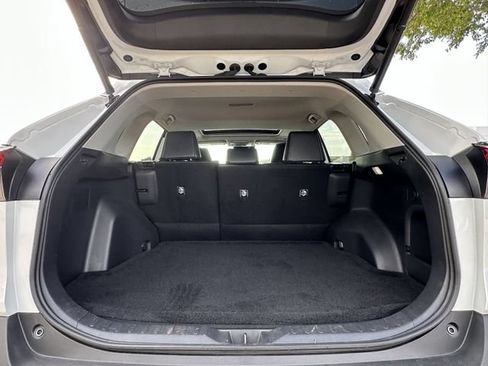 Used 2023 Toyota RAV4 XLE Premium AWD/4WD image 32