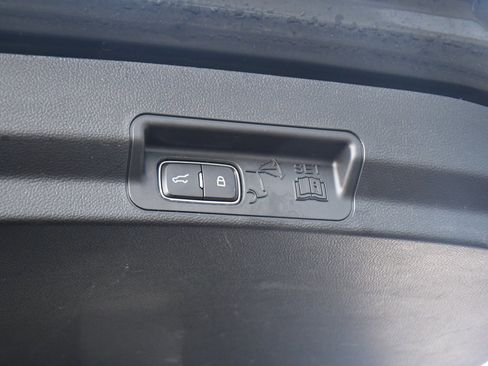 Used 2022 Ford Explorer XLT w/ Equipment Group 202A image 20