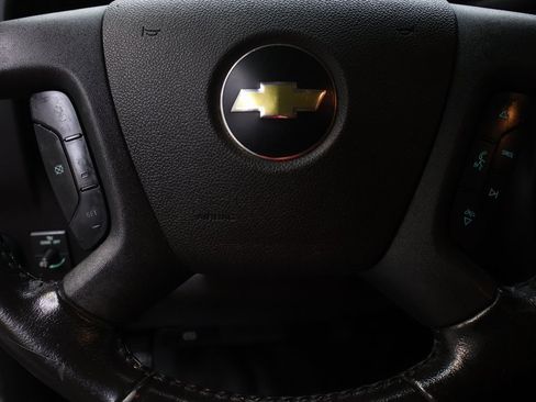 Used 2020 Chevrolet Express 3500 w/ Driver Convenience Package image 18