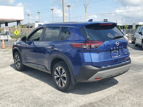 Certified 2023 Nissan Rogue SV FWD image 8